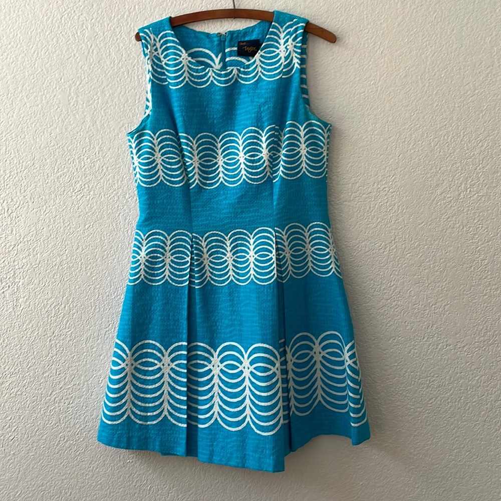 Fun Just Taylor fit and flair dress in never worn condition